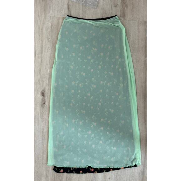 Urban Outfitters Mariah Layered Mini Skirt Ditsy Floral Green Black Size XS/S - Picture 4 of 6